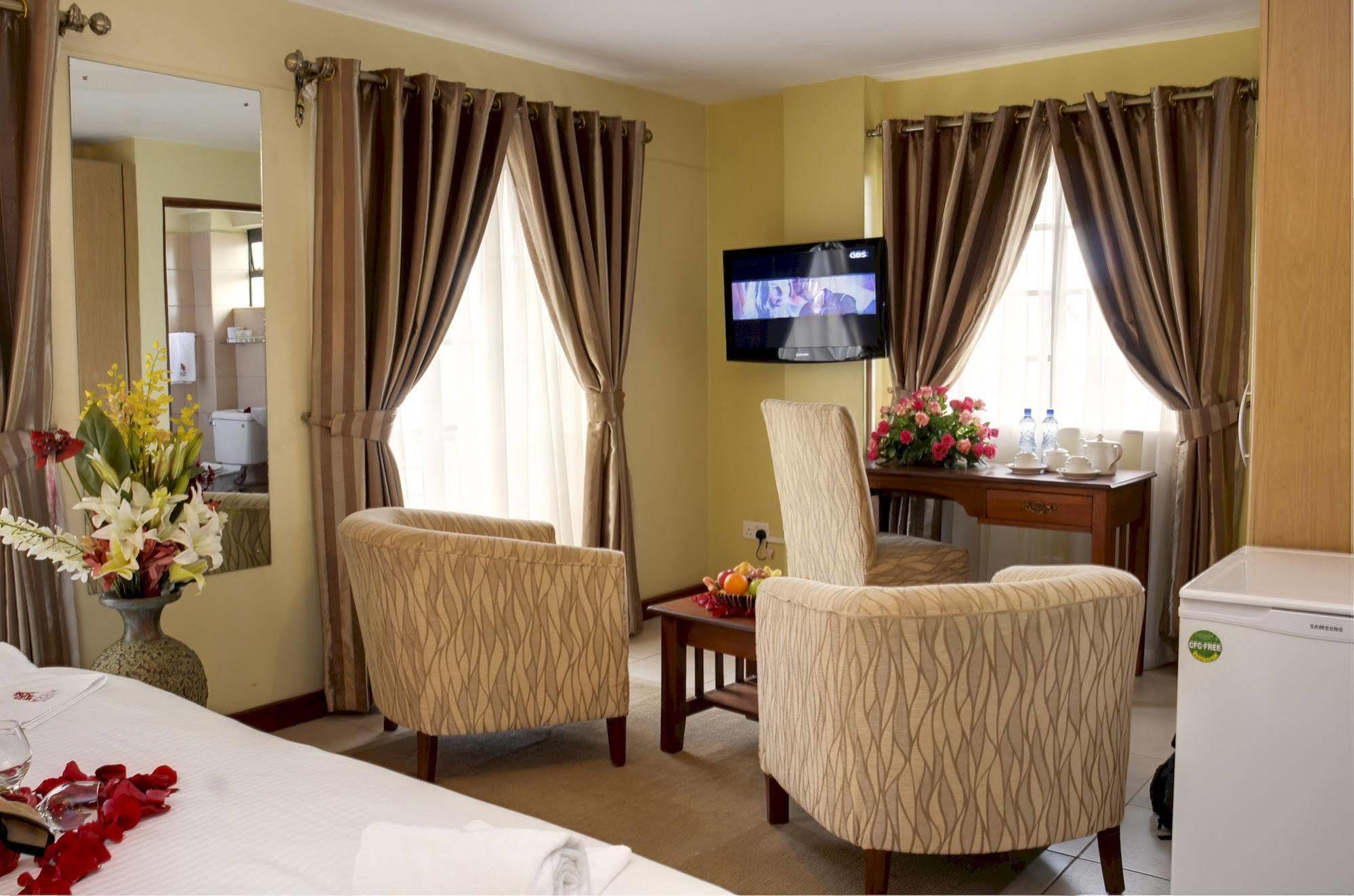 Mvuli Suites Nairobi Buitenkant foto
